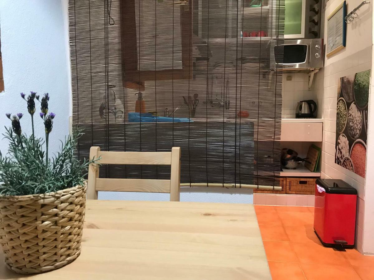 Apartamento En Corrala Madrid Exterior photo