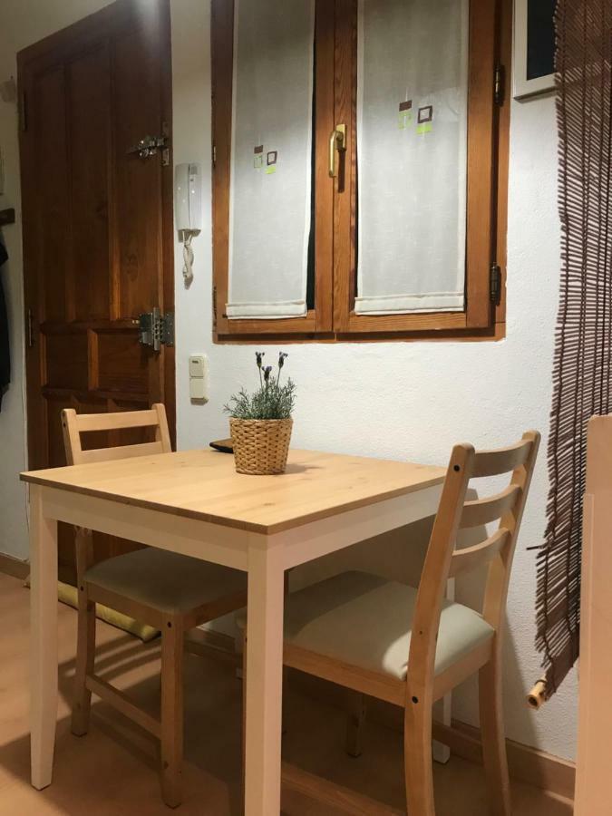Apartamento En Corrala Madrid Exterior photo