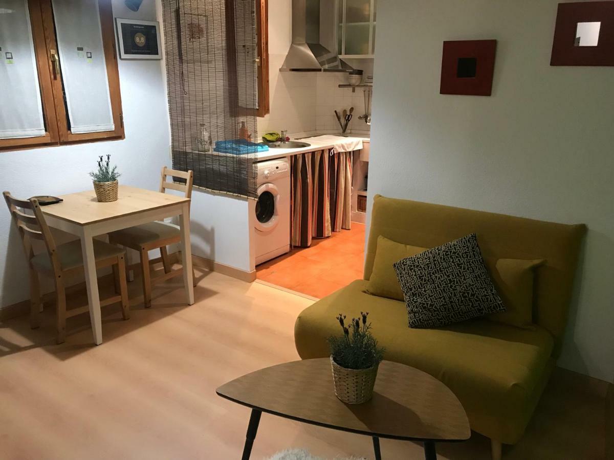 Apartamento En Corrala Madrid Exterior photo